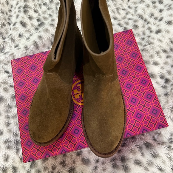 Tory Burch ankle boots. Used in a good conditions - Picture 6 of 7